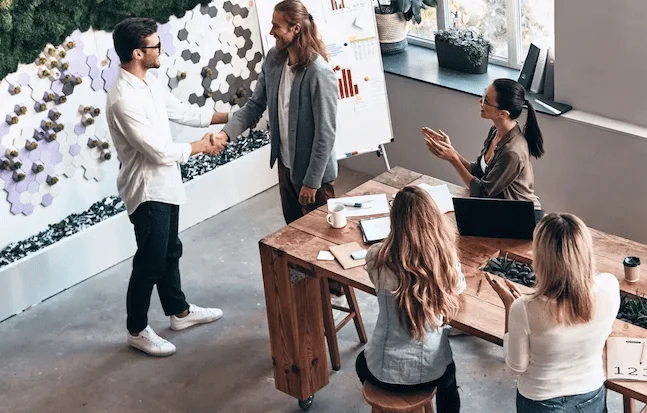 How to Use Body Language for Pitch Presentations and Q&A