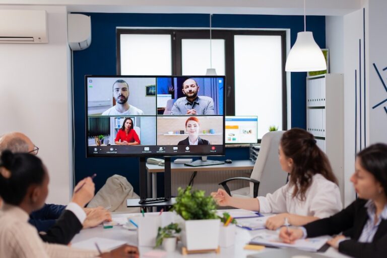 How to Use Virtual Assistants for Investor Pitches
